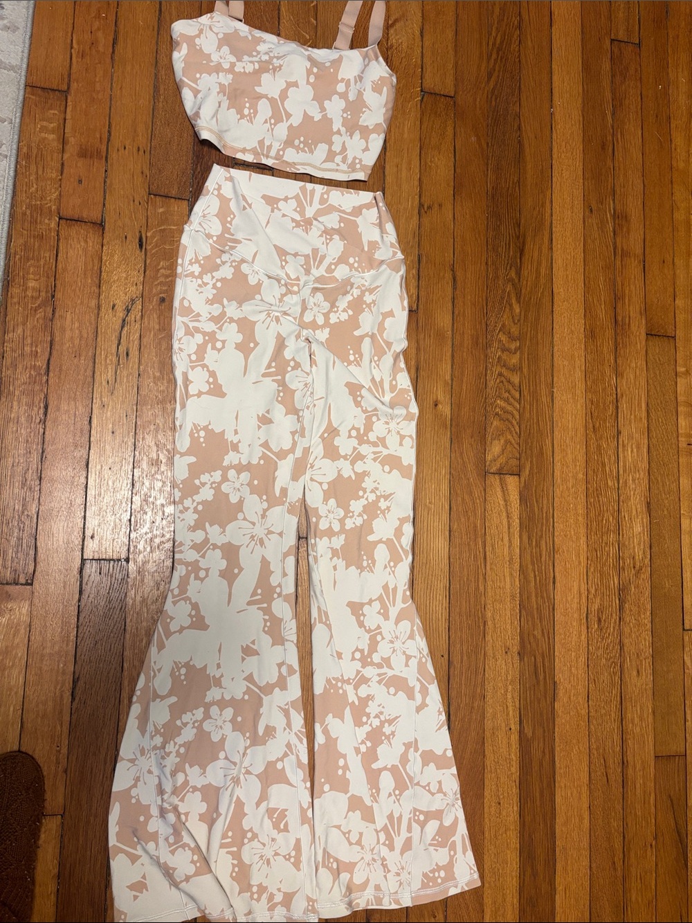 Offline by Aerie Two-Piece Floral Crop Top & Flared Pants Set - Cream & Blush - Picture 2 of 6